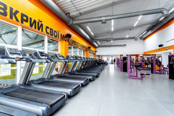 Продажа здания фитнес-центра Sport Life в г. Каменец-Подольский